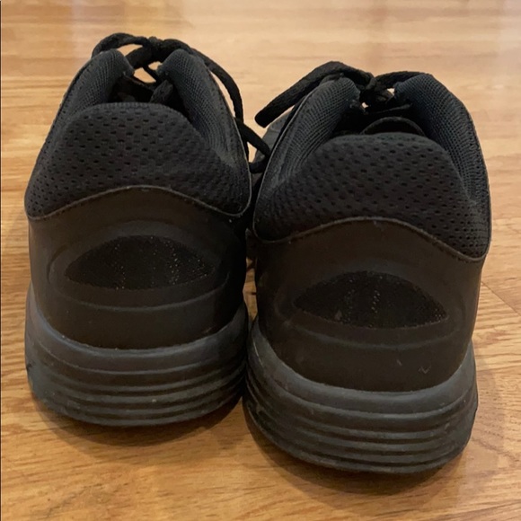 Nike - Picture 4 of 4